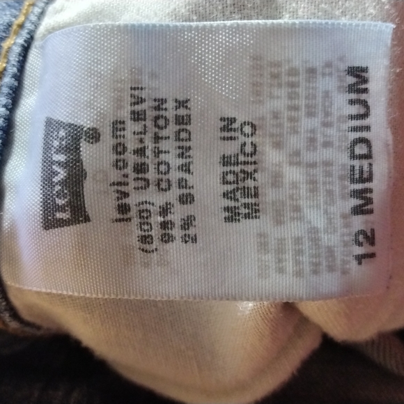 Curvy - Picture 6 of 10